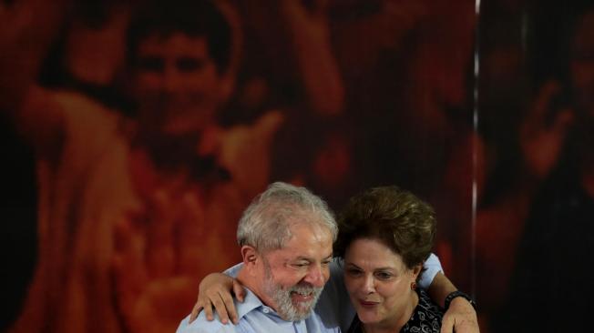 Lula estuvo acompañado por la expresidenta Dilma Rousseff, destituida por el Senado en 2016.