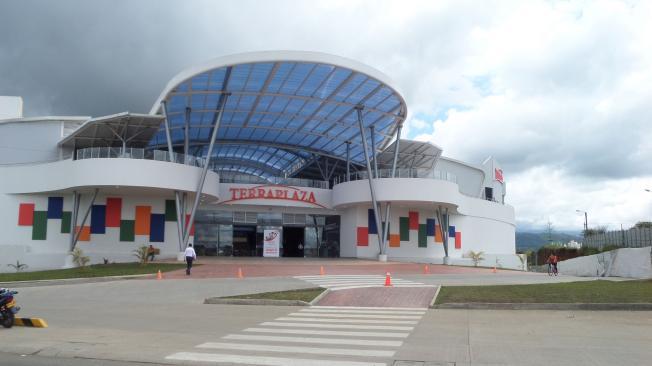 El supermercado está adentro del centro comercial Terraplaza, en Popayán.