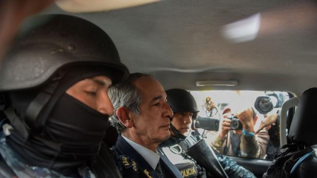 El expresidente de Guatemala Álvaro Colom al momento de ser trasladado a prisión preventiva.