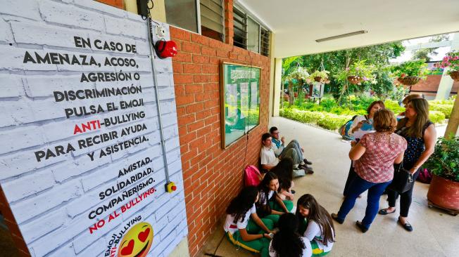 Para disminuir los casos de acoso y 
matoneo, en el colegio El Pilar de Bucarmanga  se implementó el año pasado un mecanismo para que los estudiantes se acerquen a los coordinadores y cuenten sus problemas para hallar una solución.