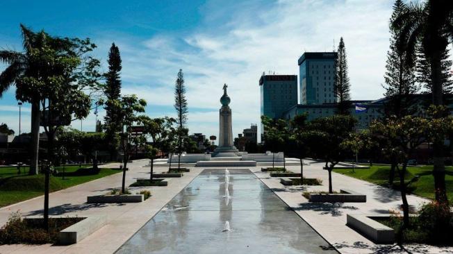 El monumento a El Salvador del Mundo en San Salvador.