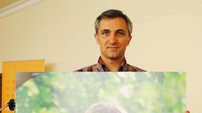Aramazd Ghalamkaryan, un padre armenio, quiso combatir los abortos selectivos y subió la foto de su hija Nareh a Facebook con el título "¿Y tú, tienes una hija?". (Foto: gentileza UNFPA)