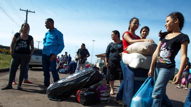 En la frontera con Brasil las largas filas para documentar pasaporte las hay a toda hora.