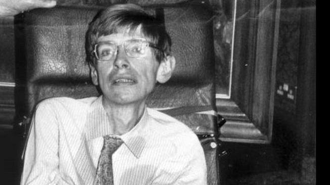 Stephen Hawking creía que el universo evoluciona según unas leyes bien establecidas.