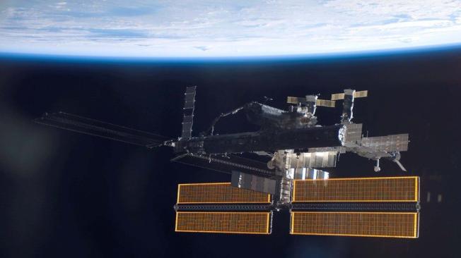 La Estación Espacial Internacional, así como los satélites, poseen sistemas especiales para protegerse de la radiación.