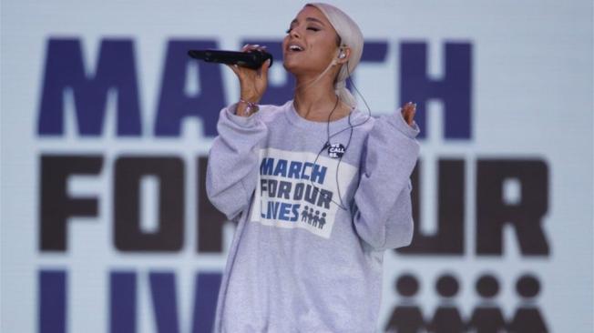 La cantante estadounidense Ariana Grande participó de la marcha en Washington junto a otros artistas.