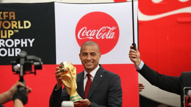David Trezeguet con la Copa del mundo.