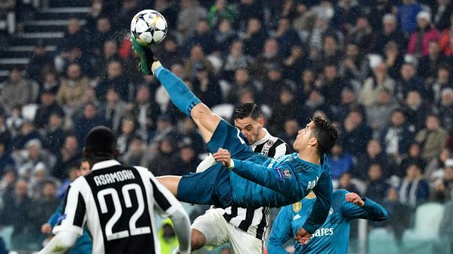 Esta es la jugada que le dio la vuelta al mundo. El preciso momento en el que Criatiano Ronaldo ejecuta la chilena que termina en gol, para el 2-0 parcial, en la victoria 3-0 del Real Madrid sobre Juventus en Turín.