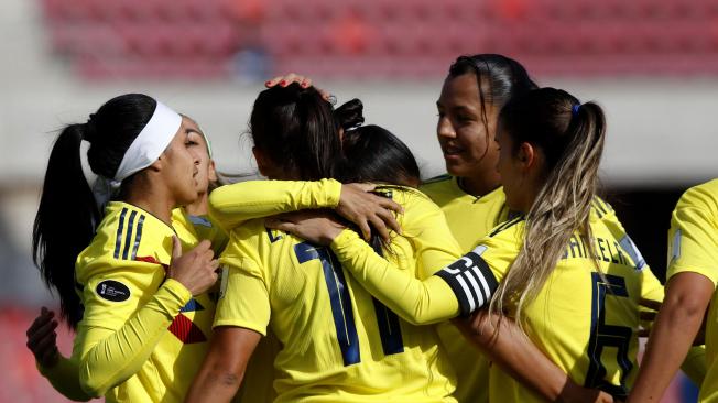 La selección Colombia femenina aplastó a Uruguay en el debut de la Copa América de Chile.