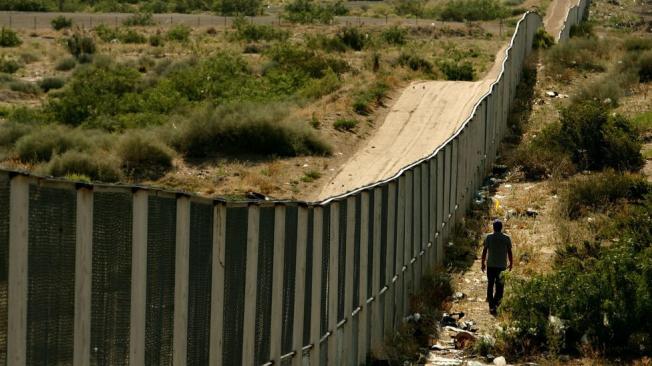 Donald Trump prometió en su campaña presidencial ampliar el muro fronterizo entre su país y México.