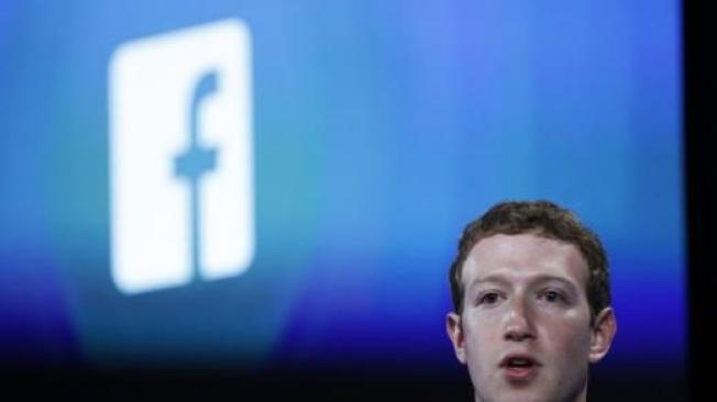 Mark Zuckerberg, fundador y CEO de Facebook, habló con la prensa del mundo el jueves en una conferencia telefónica en la que aceptó su responsabilidad frente a la situación