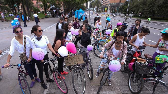 Las mujeres denunciaron que están siendo tocadas cuando van en sus bicicletas.