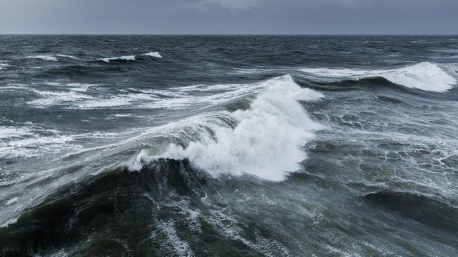 Las corrientes en los océanos ayudan a regular el clima en el planeta.