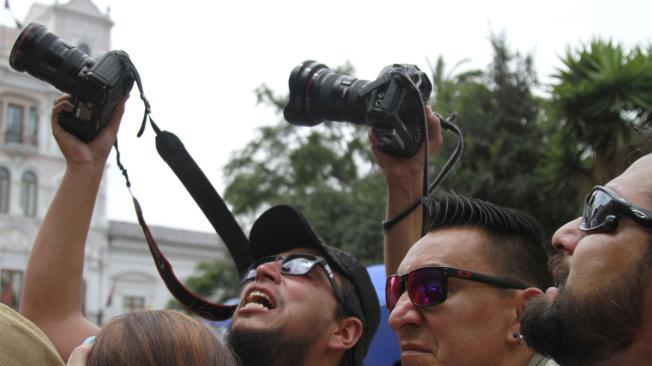 Comunicadores protestan en Quito por el asesinato de periodistas.