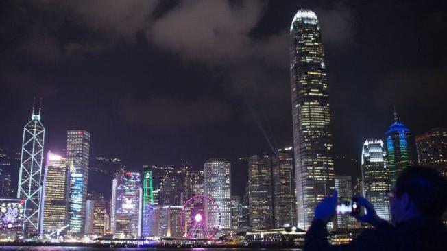 Una encuesta de 2016 halló que Hong Kong es la ciudad en la que se trabaja más horas.