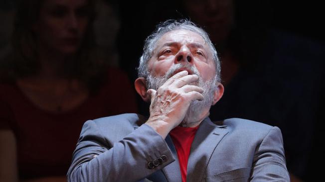 Los seguidores de Lula da Silva están estampando billetes genuinos con la cara del mandatario encarcelado por corrupción.