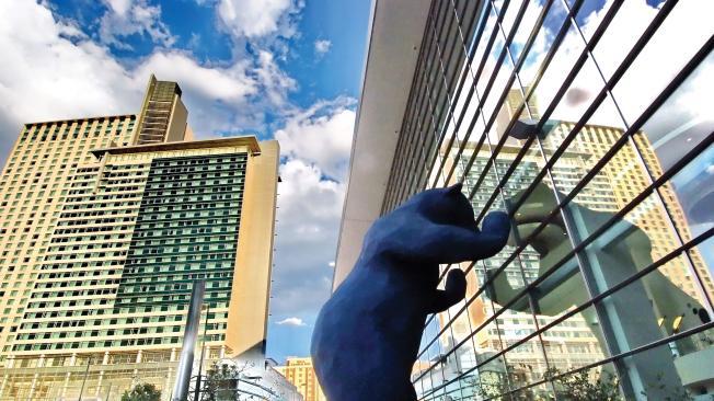 El 'blue bear' (oso azul) es uno de los símbolos de Denver.