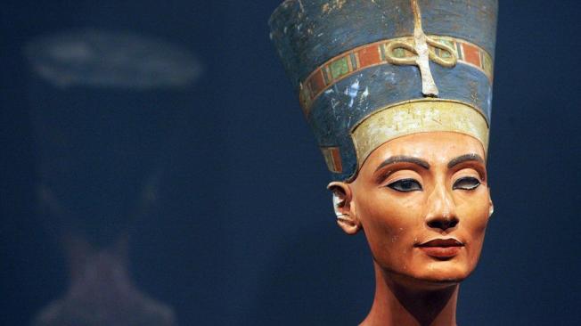 El busto de Nefertiti, expuesto en Berlín, aumentó la fama internacional de la reina.
