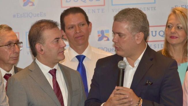 Duque agradeció al presidente del Mira, Carlos A. Baena, su respaldo.