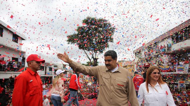 El presidente de Venezuela, Nicolas Maduro, saluda a sus simpatizantes en Valera, municipio del estado de Trujillo.