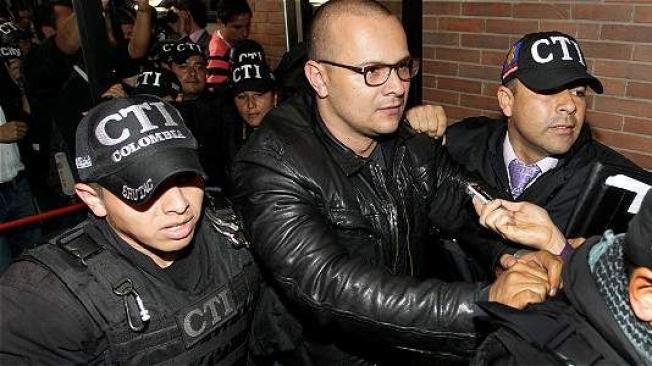 El 5 de mayo de 2014 el 'hacker' Andrés Fernando Sepúlveda Ardila fue capturado al ser señalado de liderar una oficina de interceptaciones ilegales.