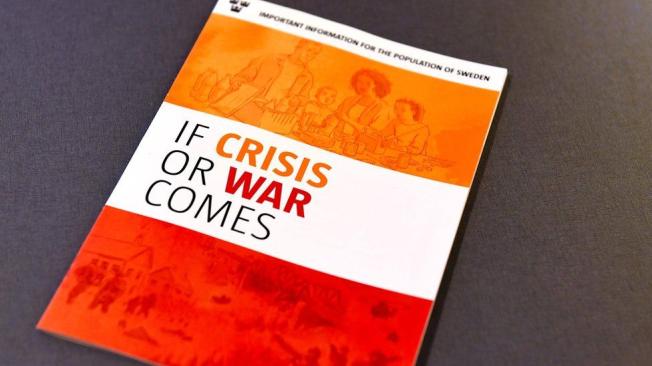 La guía "Si llega la crisis o la guerra" fue publicada en inglés.