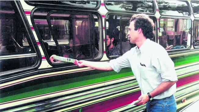 A finales de los 90, Fajardo regresó a Medellín, donde comenzó la formación de Compromiso Ciudadano y lanzó su candidatura a la alcaldía.