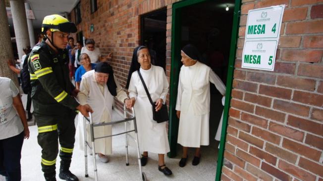 Comunidades religiosas participan en jornada electoral.