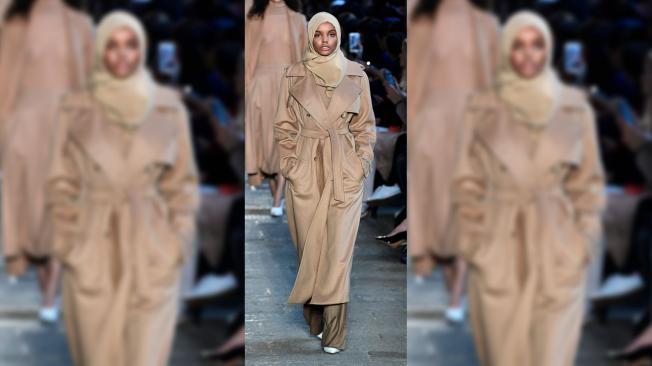 En la Semana de la moda de Milán, Halima Aden desfiló para la colección otoño/invierno 2018/2019 de la casa de modas MaxMara.