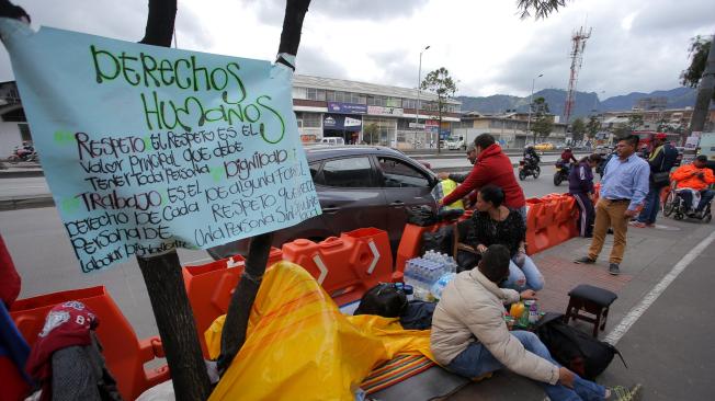 Freddy Contreras, lider de taxistas, inició su protesta el lunes 28 de mayo. Este fin de semana otros cinco taxistas se sumaron a él.