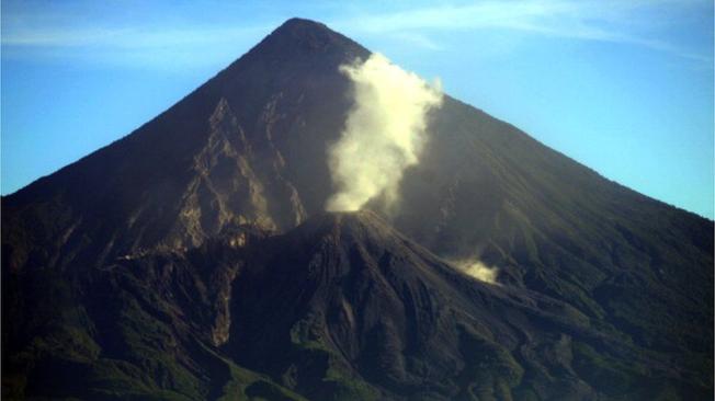 El Santiaguito surgió en las laderas del volcán Santa María.