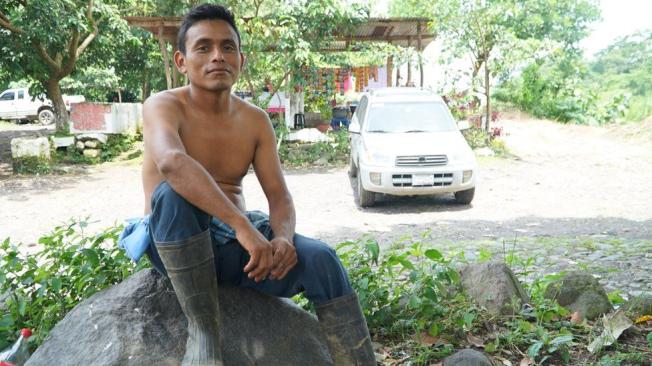 José Esteban es uno de los habitantes de la comunidad que no le tiene miedo al volcán.