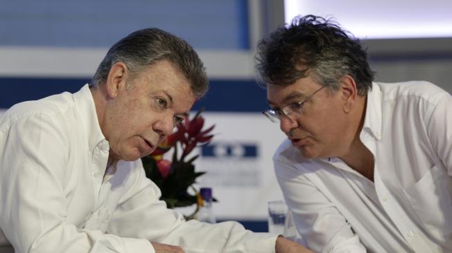 El presidente de Colombia, Juan Manuel Santos  y el ministro de Hacienda, Mauricio Cárdenas  tienen la última palabra sobre el procesos de recuperación del río Magdalena.