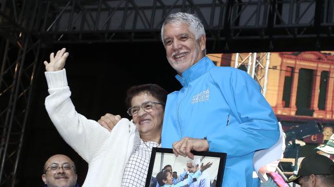 Ámparo López es uno de los casos exitosos de la intervención al Bronx. Hoy, disfruta sus 60 años en una casa de adultos mayores en Melgar.