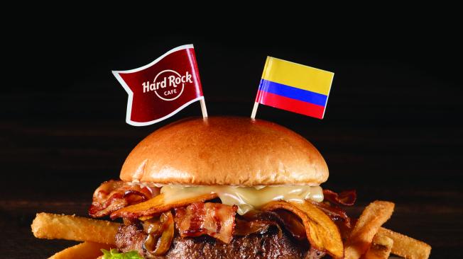 Las hamburguesas tienen componentes alusivos a los países que participan en la copa mundo, por ejemplo, la de Colombia incluye plátano.