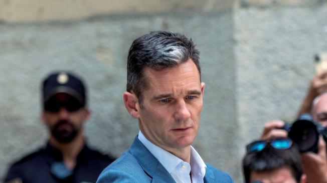 Iñaki Urdangarin, el miércoles pasado, recogiendo en persona su orden de prisión en la Audiencia de Palma de Mallorca.