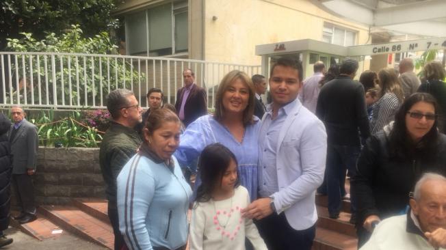 La esposa de Gustavo Petro ejercerá su derecho al voto en el Liceo Francés de Bogotá.