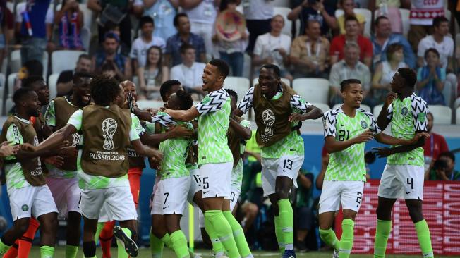 Gol de Nigeria contra Islandia en el minuto 49