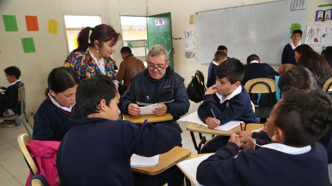 Joseba Garay es un educador español jubilado que está recorriendo Colombia