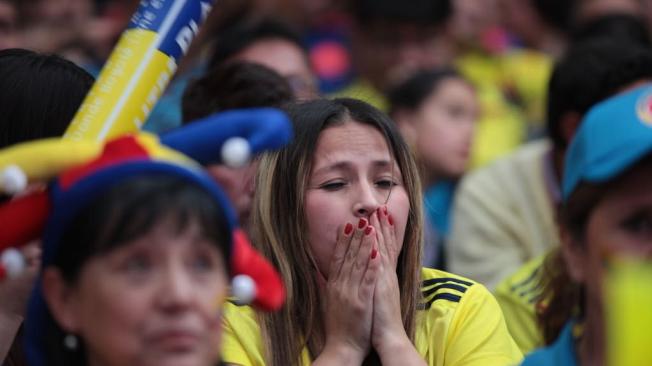En el segundo tiempo, el penalti contra Colombia cayó con un baldado de agua fría.