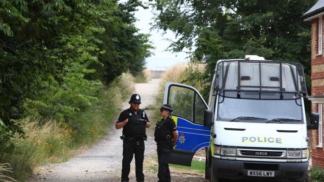 Las dos personas fueron encontradas inconscientes en un hogar de la localidad de Amesbury, a 13 km de Salisbury.