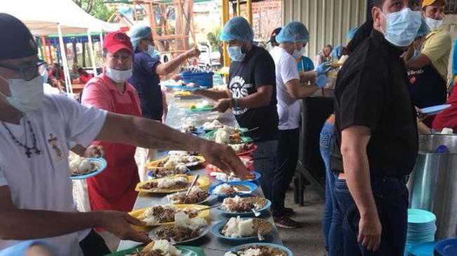 Desayuno y almuerzo para dos mil venezolanos que cruzan la frontera ofrece la Casa de Paso