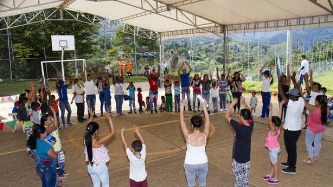 'Vive al Parque' continúa este año en los barrios Ciudad Córdoba, Jorge Zawadsky y el corregimiento de la Paz para los niños y grandes.