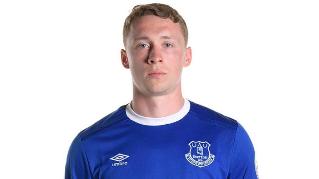 Matthew Pennington, defensor del Everton.