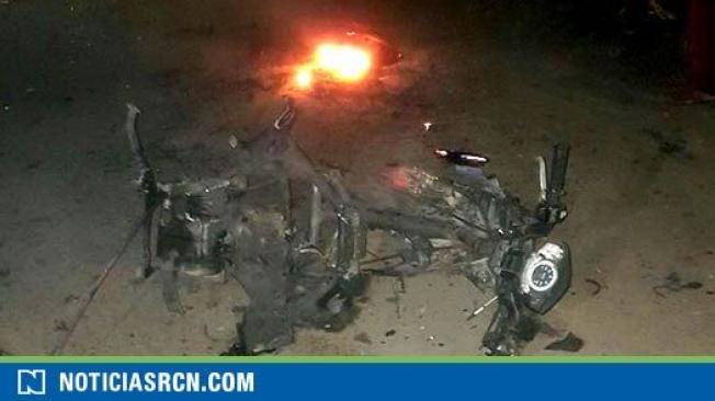 El intendente Eddier Burbano murió cuando movía una moto abandonada cerca de la estación en Padilla (Cauca).