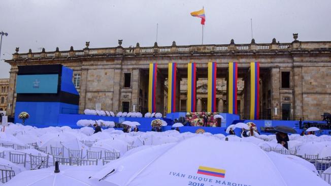 Así luce la plaza de Bolívar, pocas horas antes de comenzar la ceremonia de posesión de Duque.
