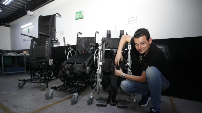Freddy Leonardo Luna es un ingeniero mecánico de 36 años y graduado de la Universidad de Antioquia, es el creador del esqueleto externo ‘exoesqueleto’.