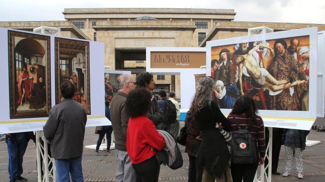 53 reproducciones de obras de arte del Museo del Prado de Madrid, están en la plaza de Bolívar.