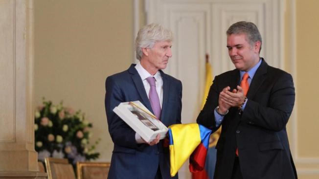 José Pékerman, junto al presidente de Colombia, Iván Duque.