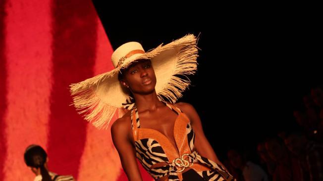 Modo Safari’, de Jhon Mesías, estuvo inspirada en la cinta ‘La reina africana’.